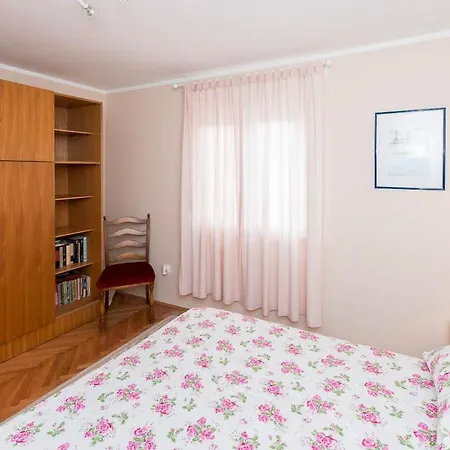 Apartment Tara *