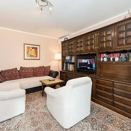 Tara Apartment